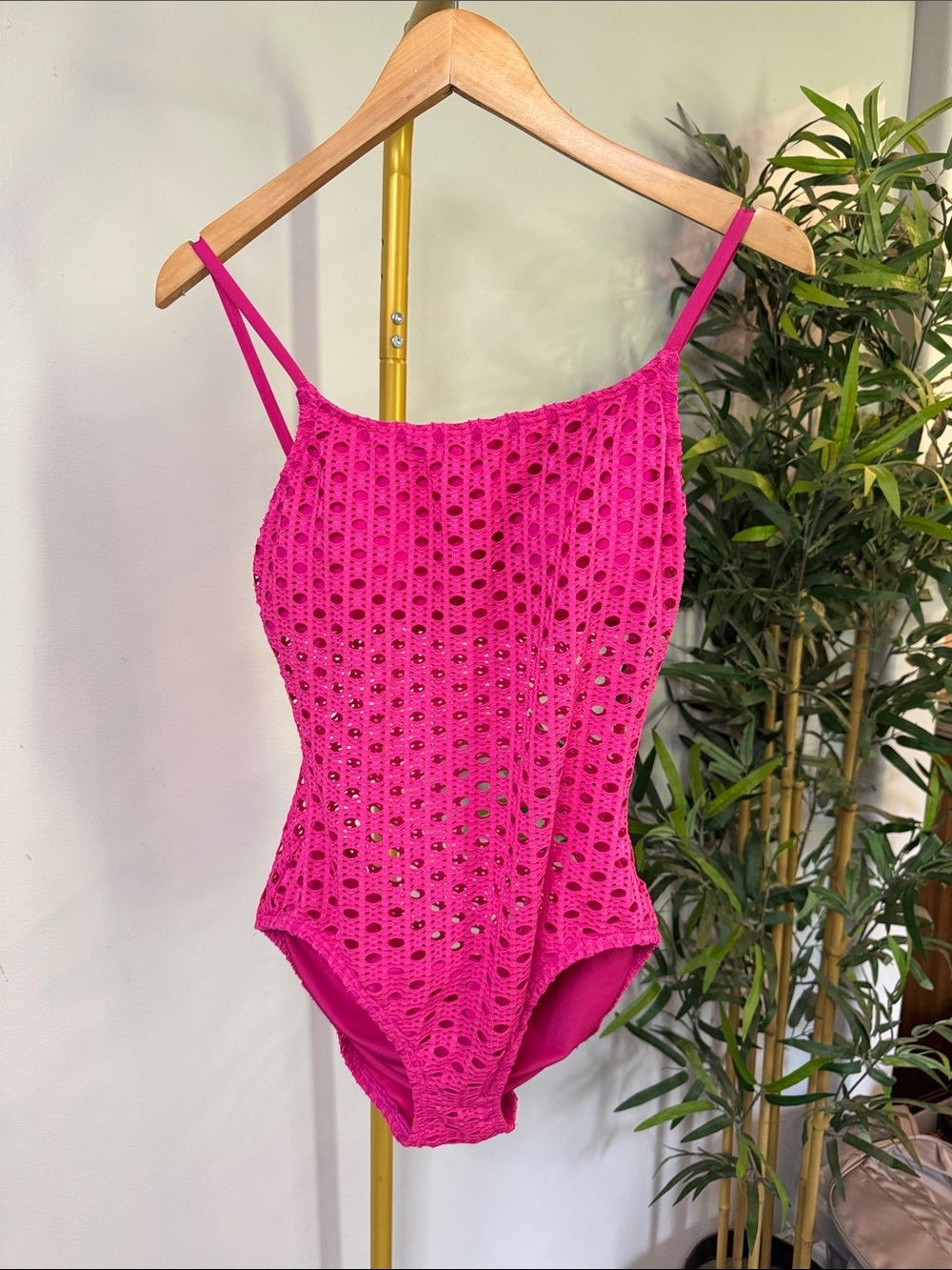 Carmen Marc Valvo Fuchsia Crochet Swimsuit NWT 6